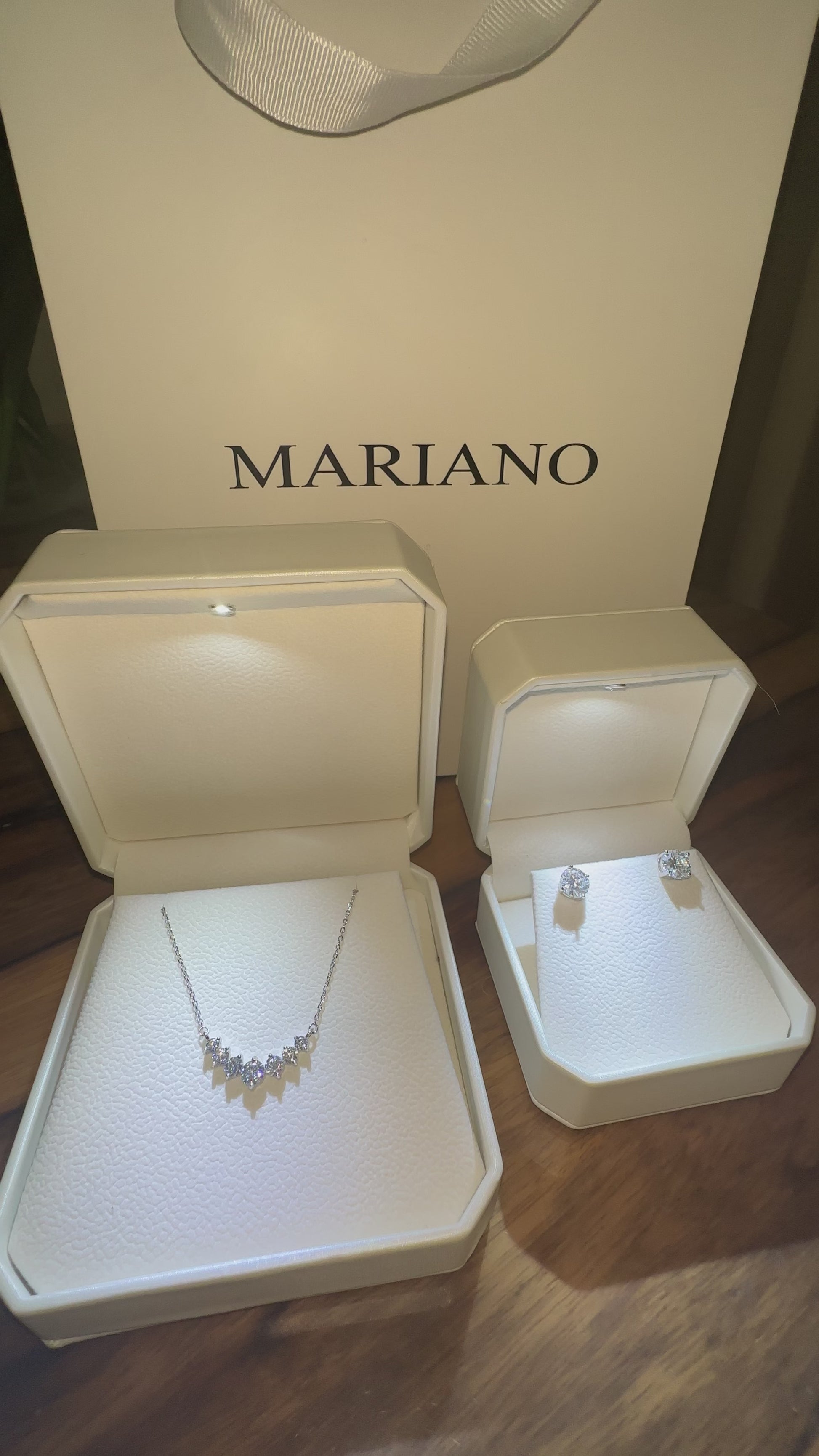 Amour Necklace